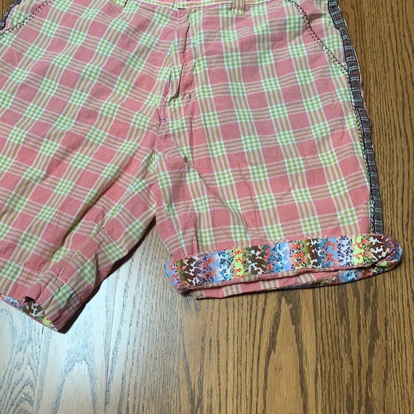 Robert Graham Men’s Pink and Yellow Plaid Shorts - Picture 9 of 10